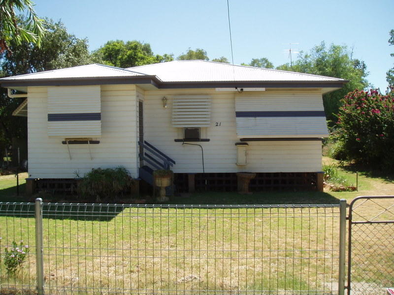 21 Deverell, Charleville, Qld 4470 Property Details