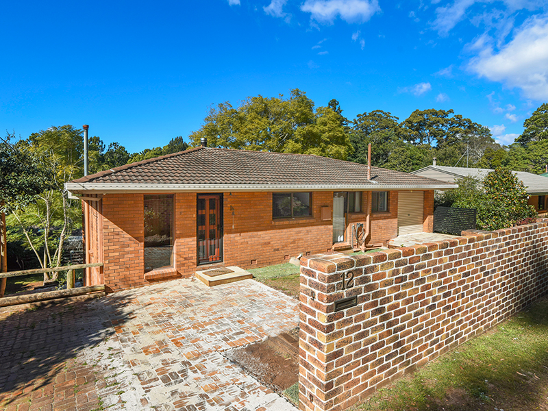 12 Warana Avenue, Mount Lofty, QLD 4350