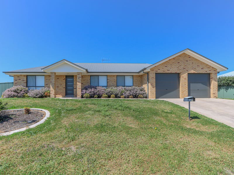 35 Emerald Drive Kelso Nsw 2795 Realestate Com Au