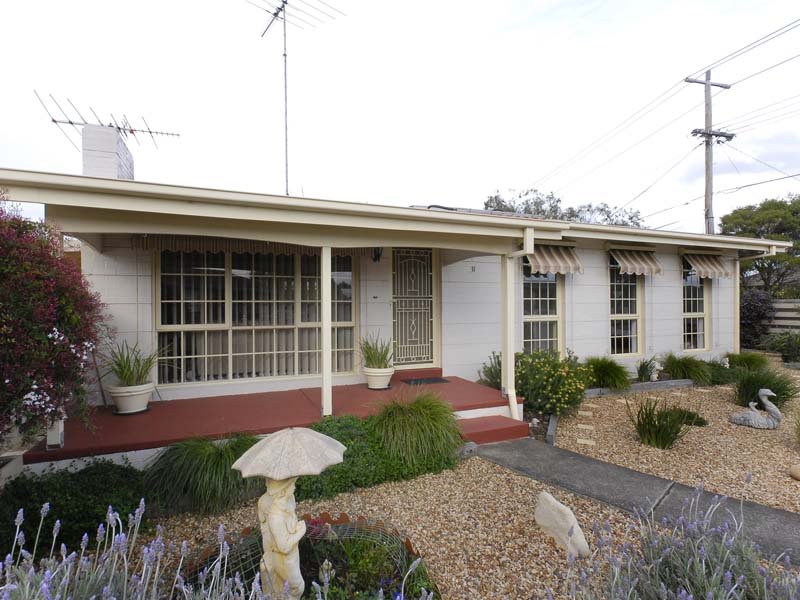 31 Regent Street, Whittington, VIC 3219