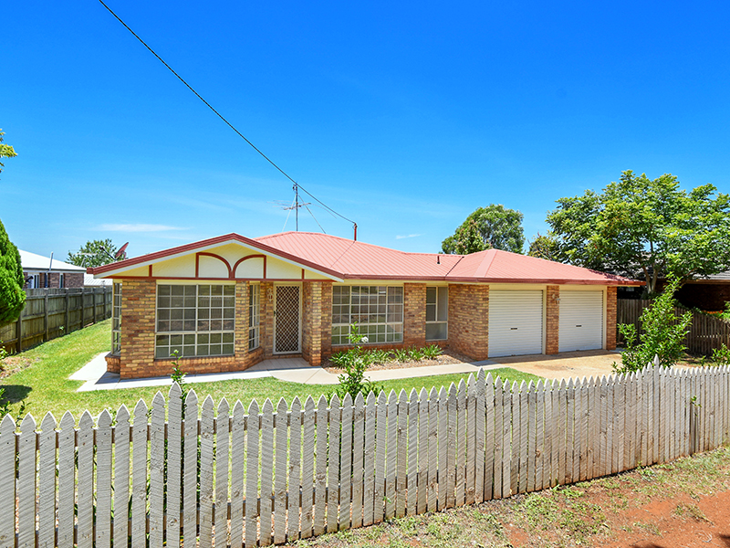 172 Ramsay Street, Centenary Heights, QLD 4350