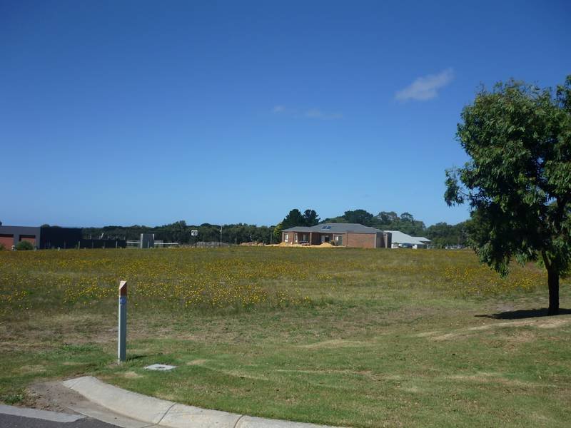 6 Ocean Acres Drive, Torquay, VIC 3228