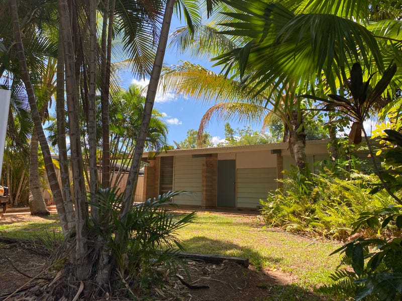 10 Allowgu Walk, Rocky Point, Qld 4874