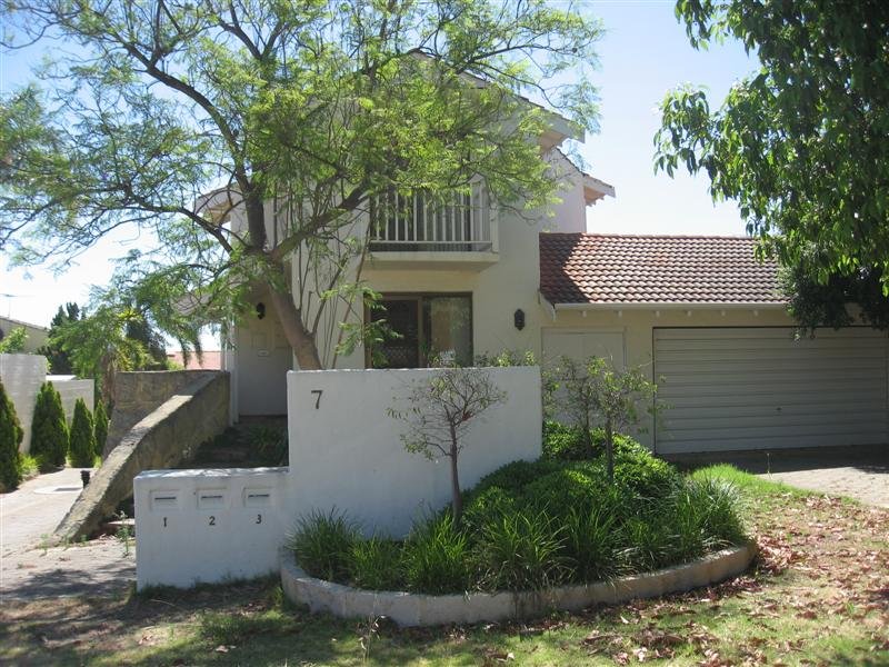 7 Lockhart Street, Como, WA 6152