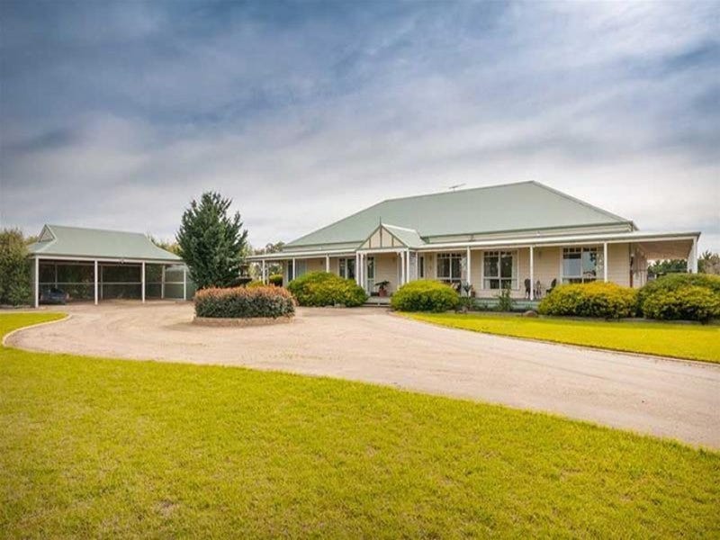 6 Rolling Meadows Drive, Sunbury, VIC 3429