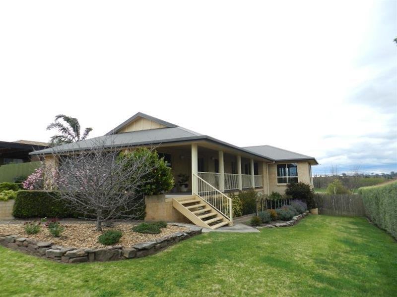 14 Bredt Street, Bairnsdale, Vic 3875 Property Details