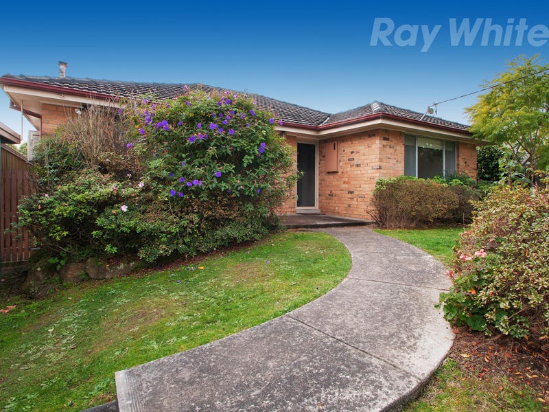 13 Larbert Road, Mooroolbark, Vic 3138