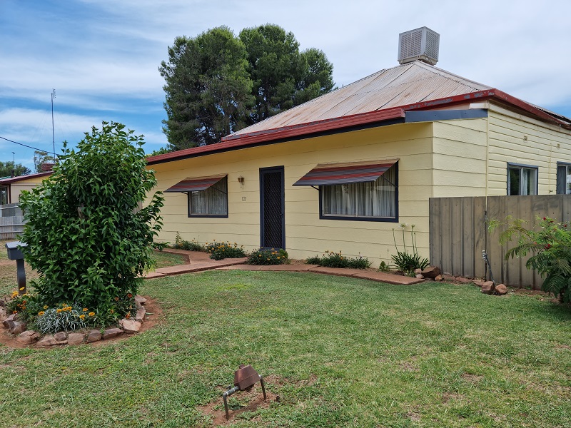 19 West Street, Trundle, NSW 2875 Property Details