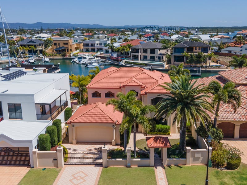 34 The Peninsula, Sovereign Islands, Qld 4216 House for Sale