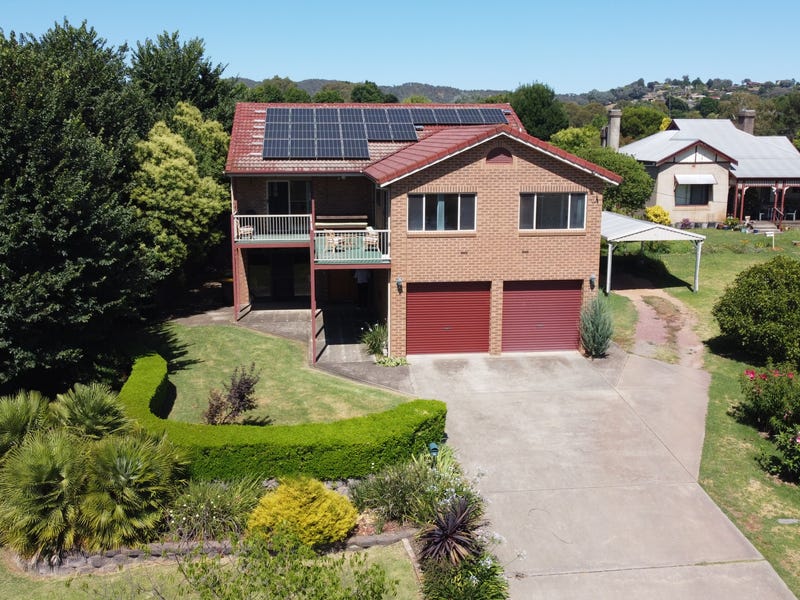 7 Clarence Street, Tumut, NSW 2720 Property Details