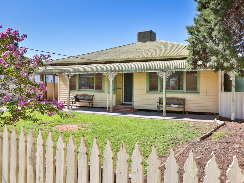 4 Parke Street, Robinvale, Vic 3549 Property Details