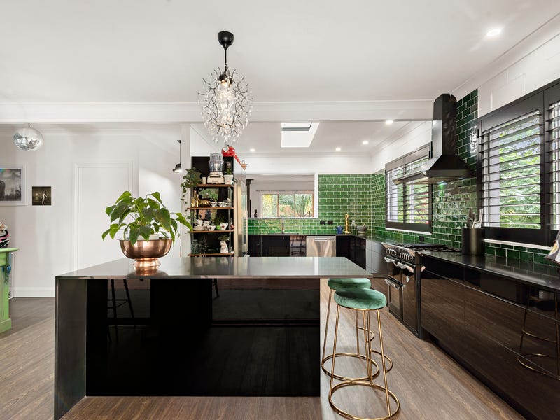 6 Carmen Close, Copacabana, NSW 2251 Property Details