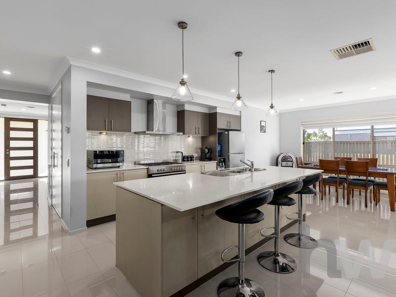 Houses for Sale in Lara, VIC 3212 Pg. 2