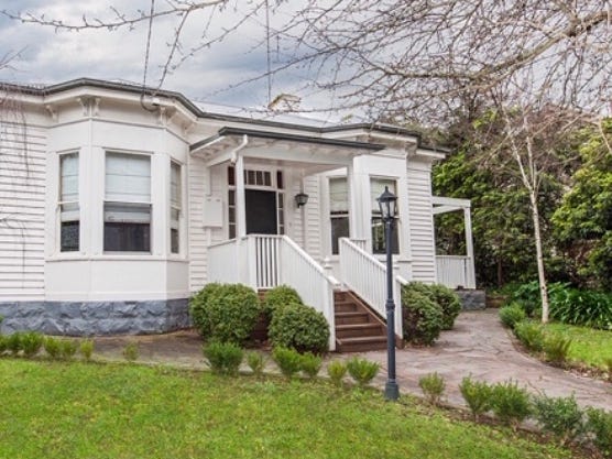 9 Gray Street Hamilton Vic 3300 Realestate Com Au