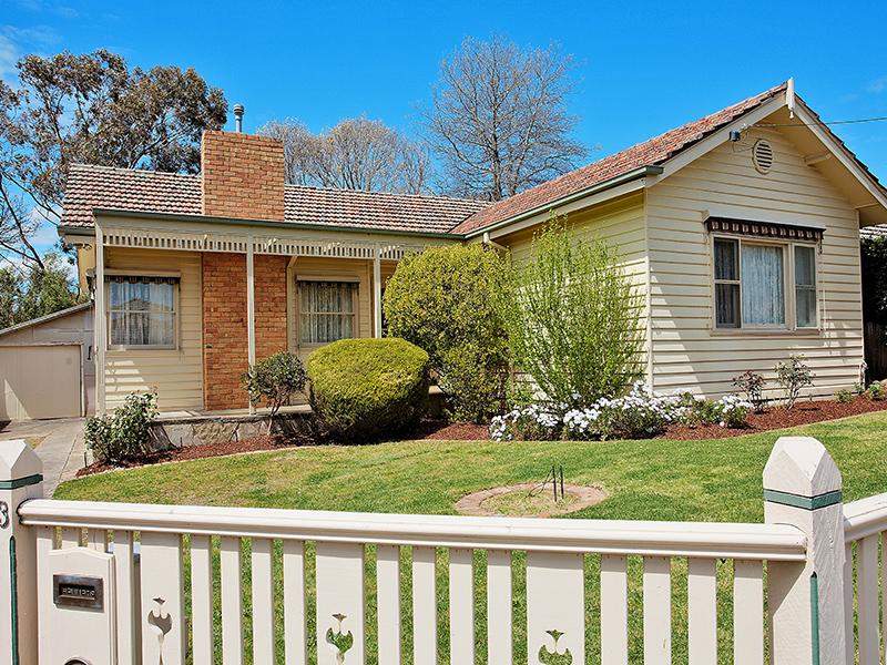 33 Hunter Drive, Blackburn South, VIC 3130
