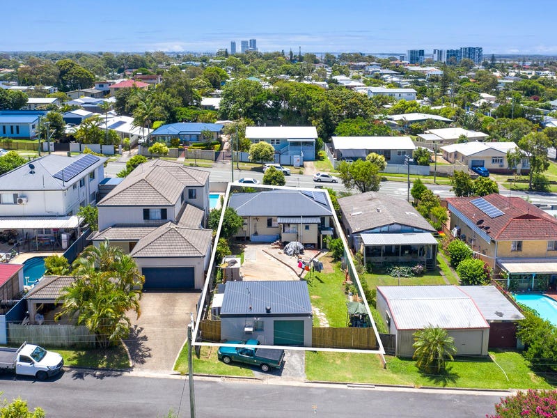 90 Central Street, Labrador, Qld 4215 Property Details