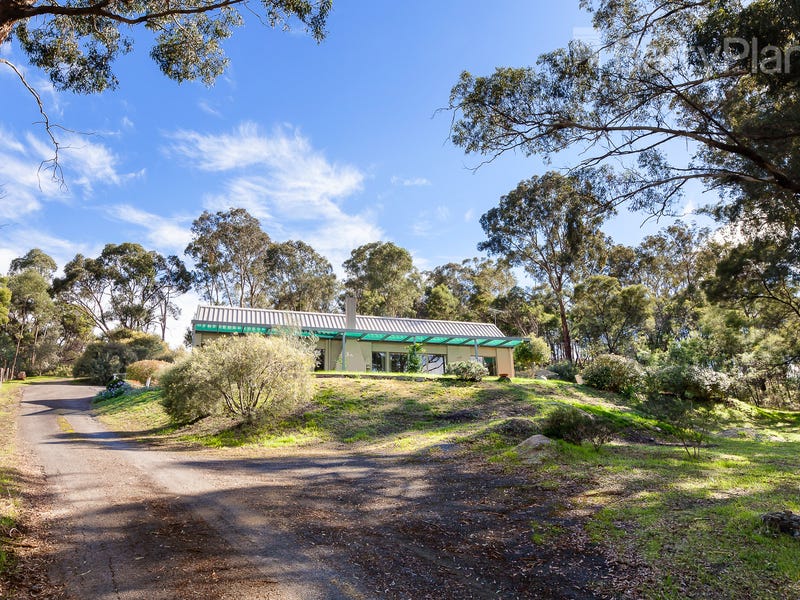 155 Arthurs Creek Road, Hurstbridge, Vic 3099 Property Details