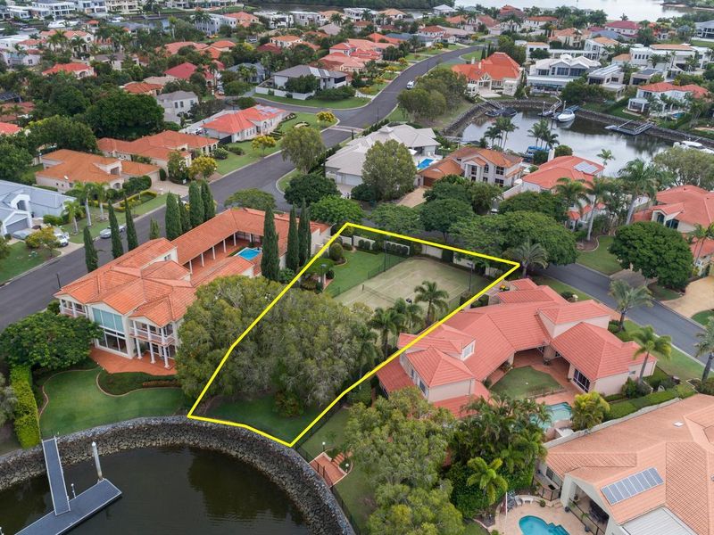 1064 Killymoon Drive, Hope Island, QLD 4212