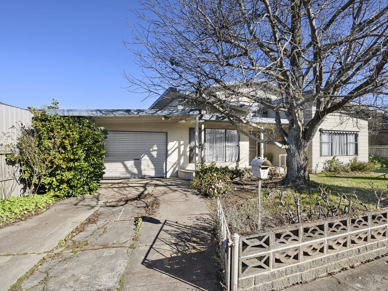 1 Shirley Street, Wendouree, Vic 3355 Property Details