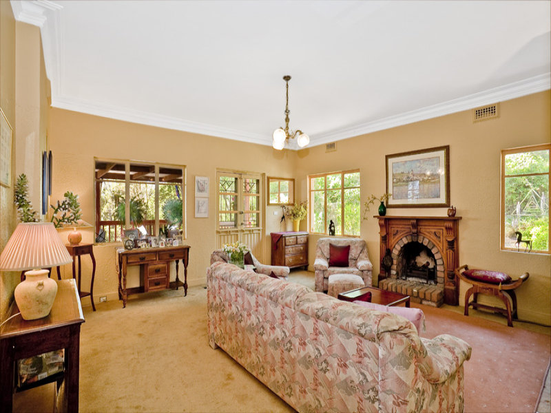 64 Mt Pleasant Road, Eltham, Vic 3095 Property Details