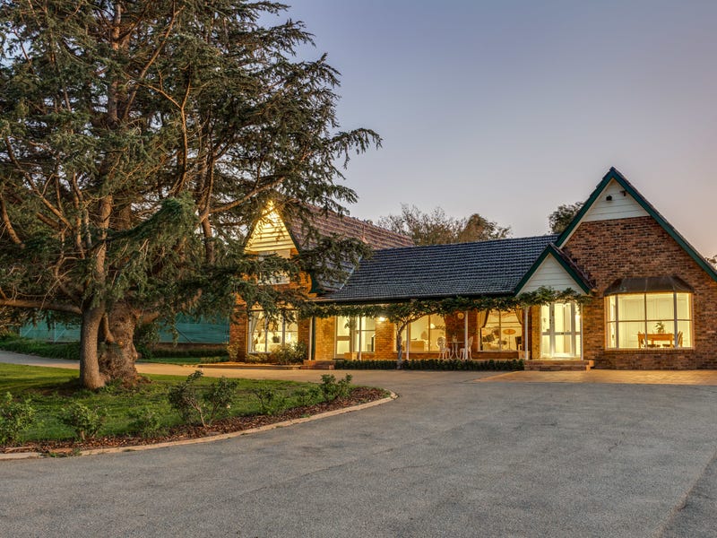 102 Clyde Street Goulburn Nsw 2580 Realestate Com Au