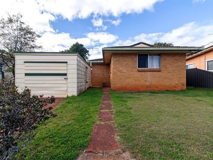 740A Ruthven Street, South Toowoomba, QLD 4350