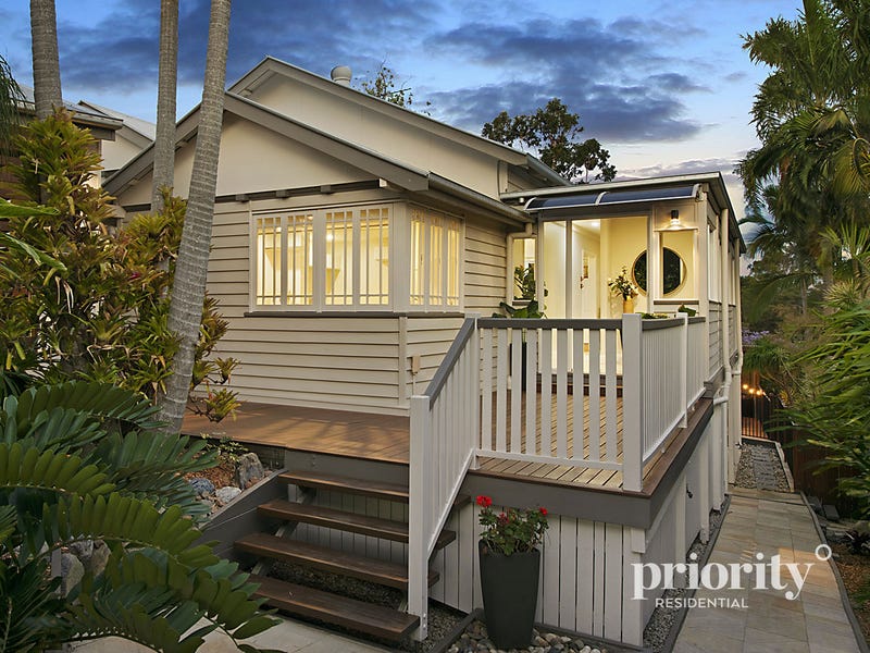 8 Henderson Road, Everton Hills, QLD 4053