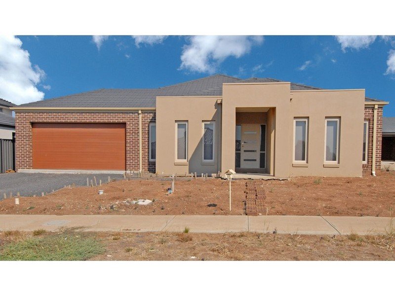 15 Pembury Way, Hillside, Vic 3037 Property Details