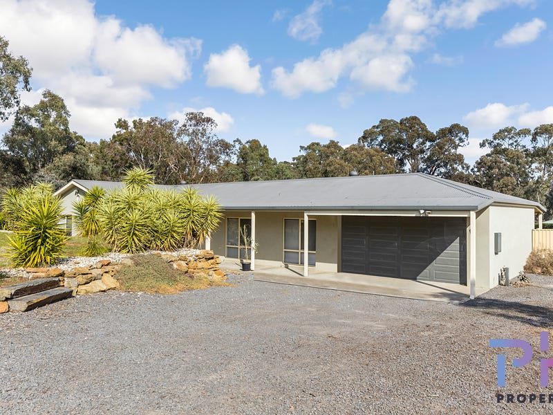 19 Pioneer Drive, Maiden Gully, Vic 3551