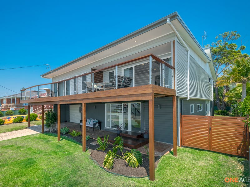 97 Macquarie Grove, Caves Beach, NSW 2281