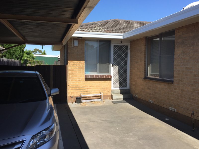 4/17 Waratah Ave., Tullamarine, Vic 3043 Property Details