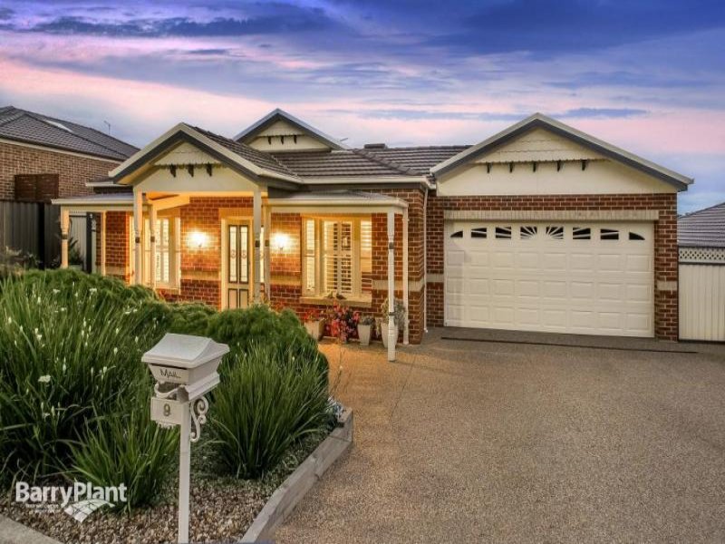 9 Powell Place, Pakenham, Vic 3810 Property Details