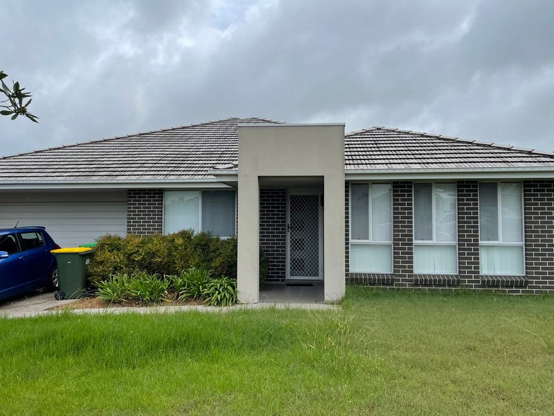 10 Oak Circuit, Gillieston Heights, NSW 2321 10 Oak Circuit, Gillieston Heights, NSW 2321