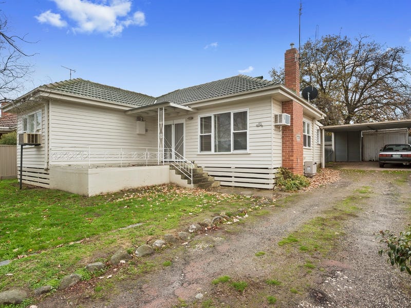 10 Symonds Street, Golden Square, VIC 3555