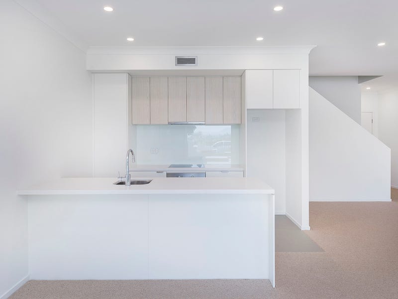 3400 Panorama Drive, Carrara, QLD 4211