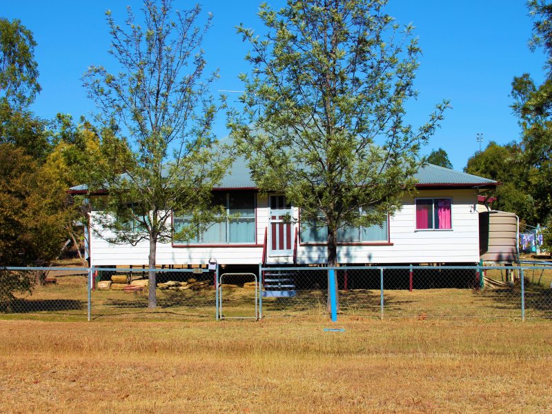 7 Woodbine Street, Springsure, QLD 4722