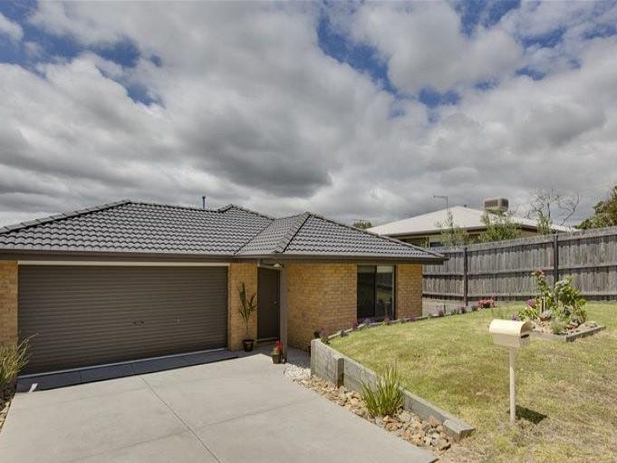 17 Elspeth Circuit, Mount Martha, VIC 3934