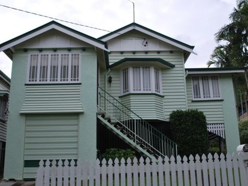 24 Lewis Street, Camp Hill, QLD 4152