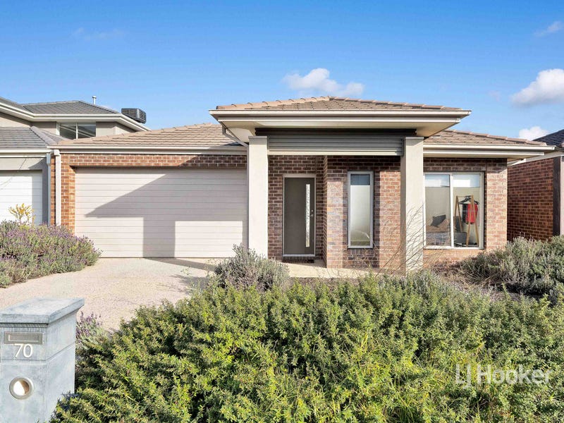 70 Waterhaven Boulevard, Point Cook, VIC 3030