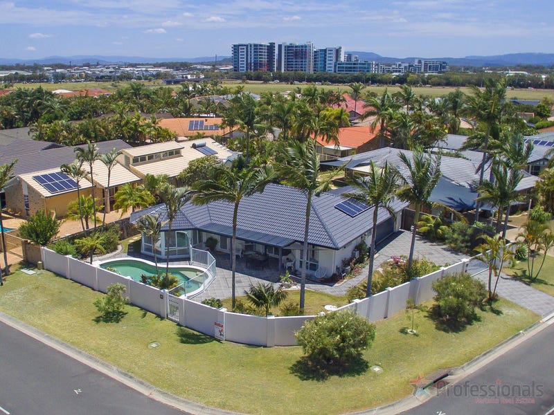 1 Grand Canal Way, Runaway Bay, QLD 4216