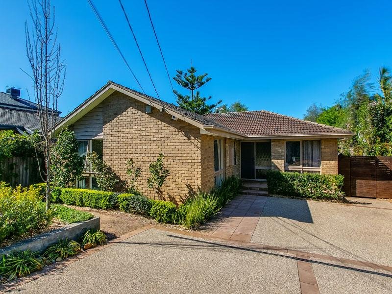 35 Barrington Drive, Ashwood, Vic 3147 Property Details