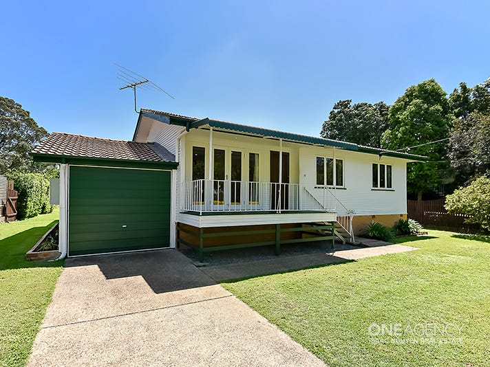 15 Gladstone St, Oxley, Qld 4075 Property Details