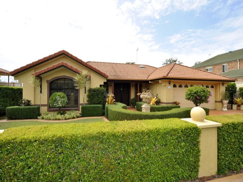 31 Ingles Circuit, Arundel, Qld 4214 Property Details