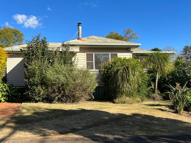 38 Mabel Street, Harlaxton, Qld 4350