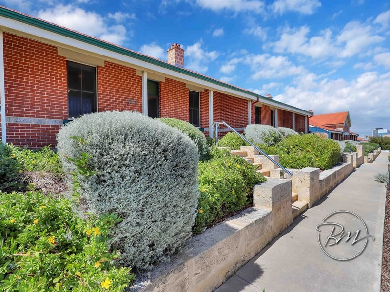 2/2 Burt Street, Fremantle, WA 6160 Property Details