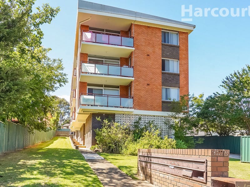 6/34 Moore Street, Campbelltown, NSW 2560 Unit for Sale