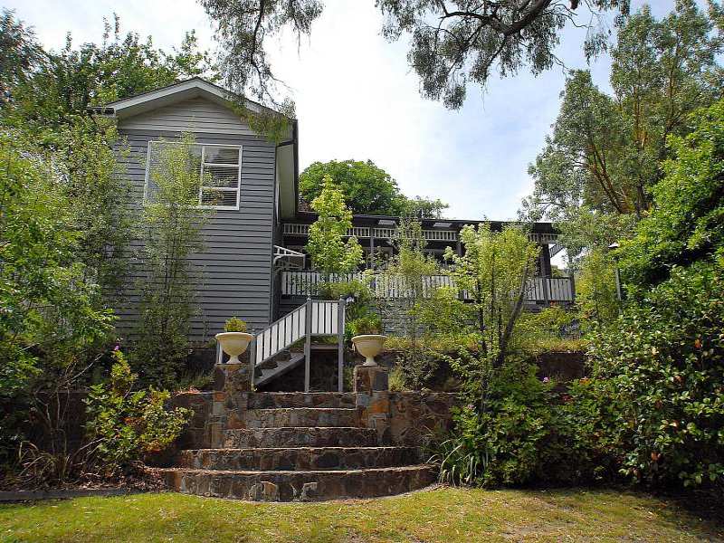 3 Belgrave Gembrook Road, Belgrave, Vic 3160 Property Details