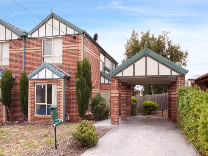 16 Normanby Street, Sydenham, VIC 3037