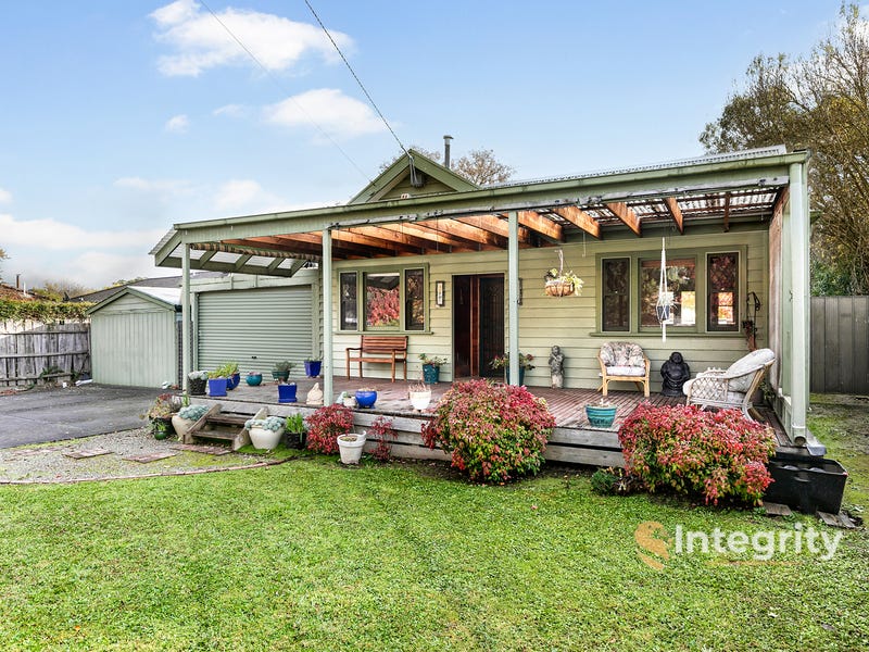 3/9 Elamo Road, Healesville, Vic 3777 House for Sale