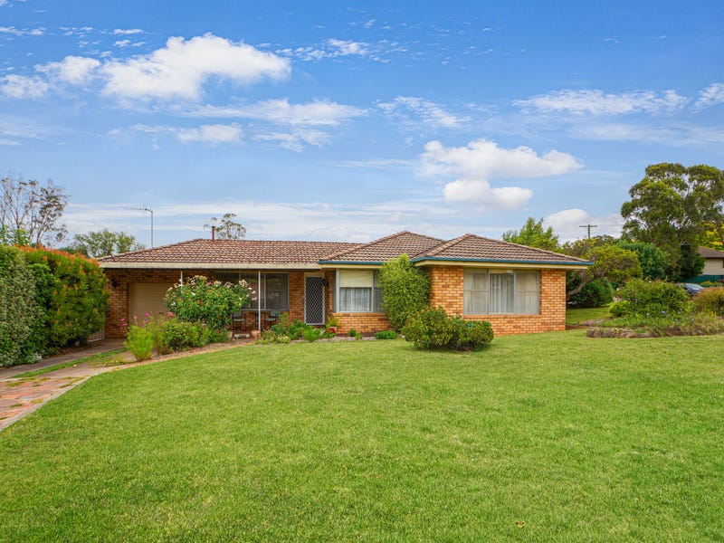 24 Garfield Avenue, Goulburn, NSW 2580 Property Details